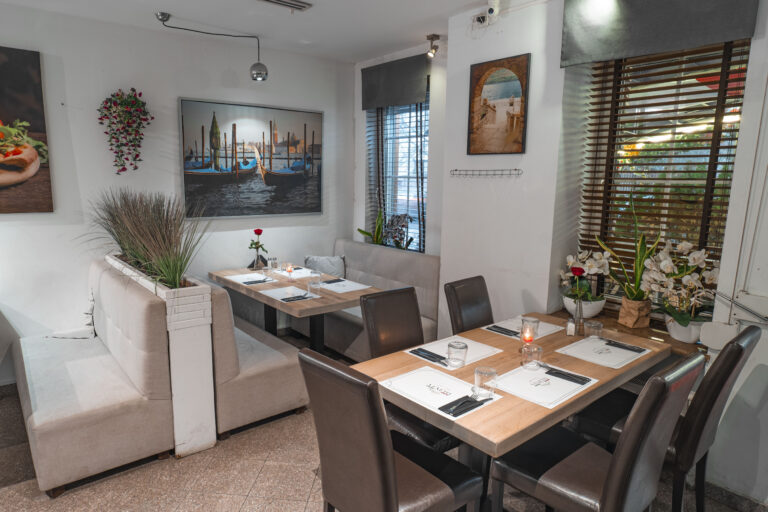 WNĘTRZE RESTAURACJI VENETO NA WARSZAWSKICH WŁOCHACH