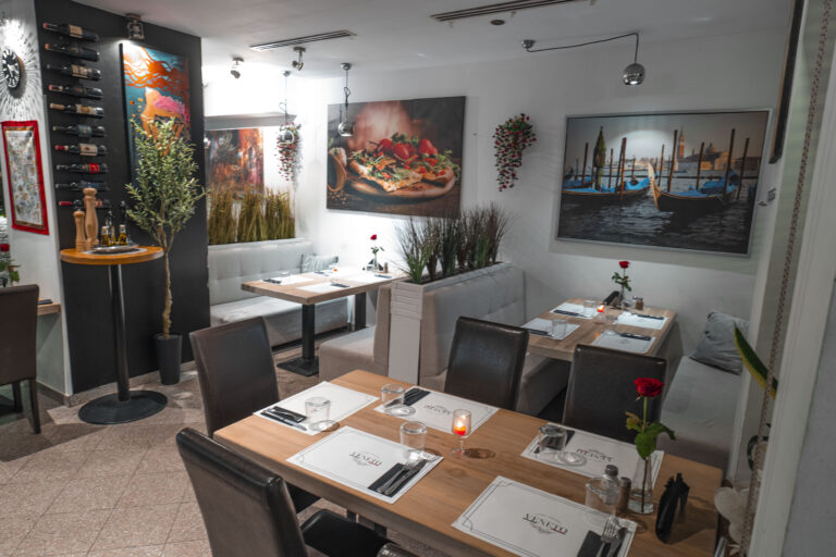 WNĘTRZE RESTAURACJI VENETO NA WARSZAWSKICH WŁOCHACH